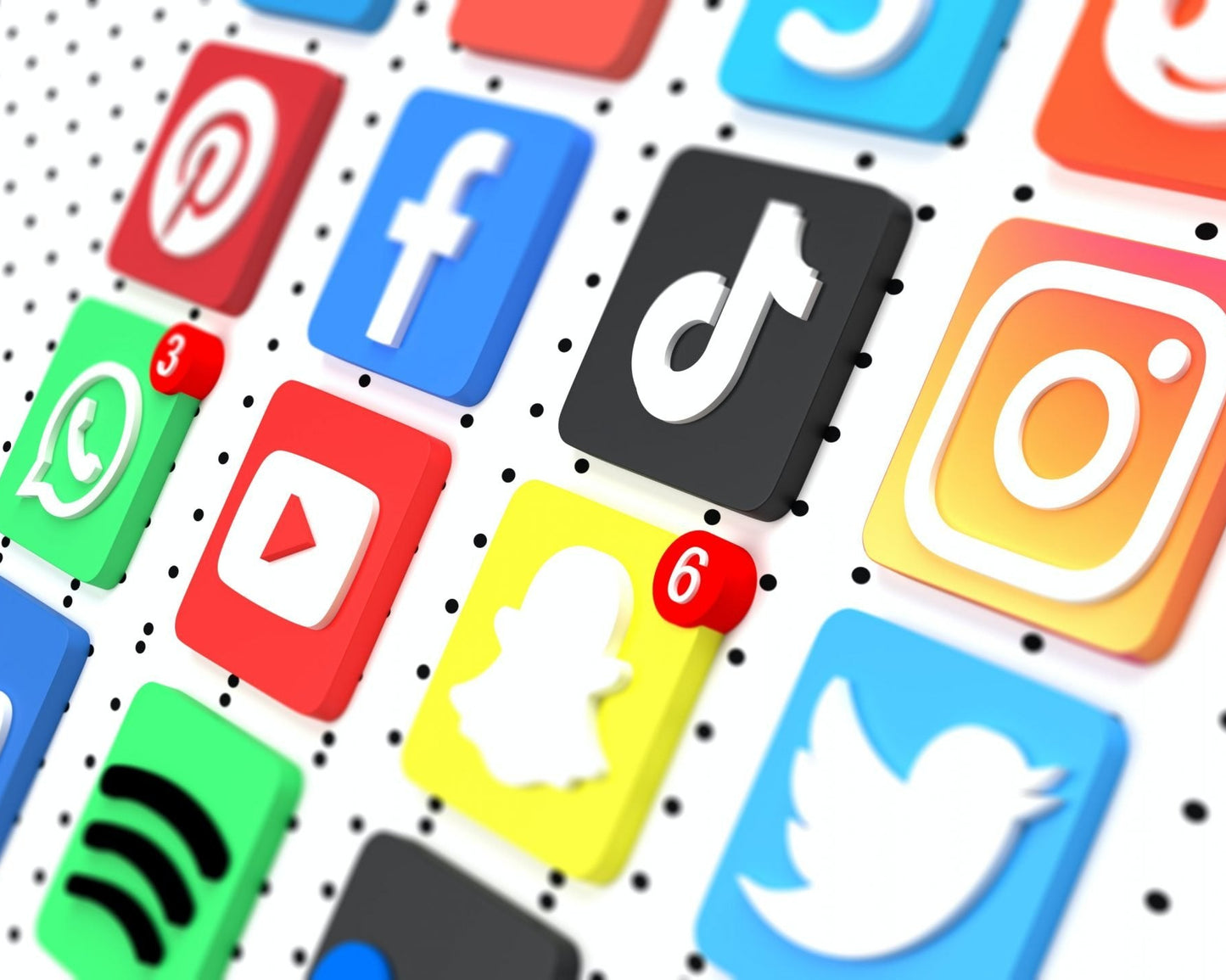 Redes Sociales y Estrategia de Marca: Tu Escaparate de Alto Nivel (Precio Desde)